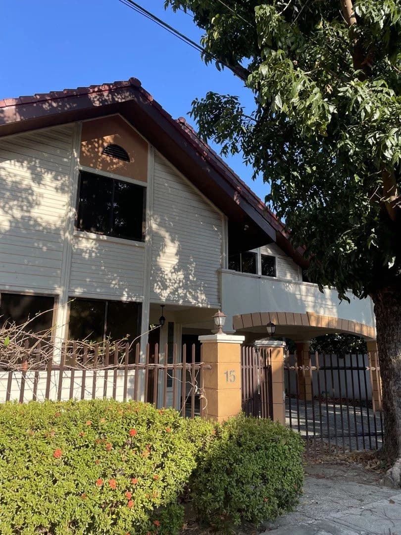 Hillsborough Village | 8BR 320sqm House & Lot for Sale in Muntinlupa City