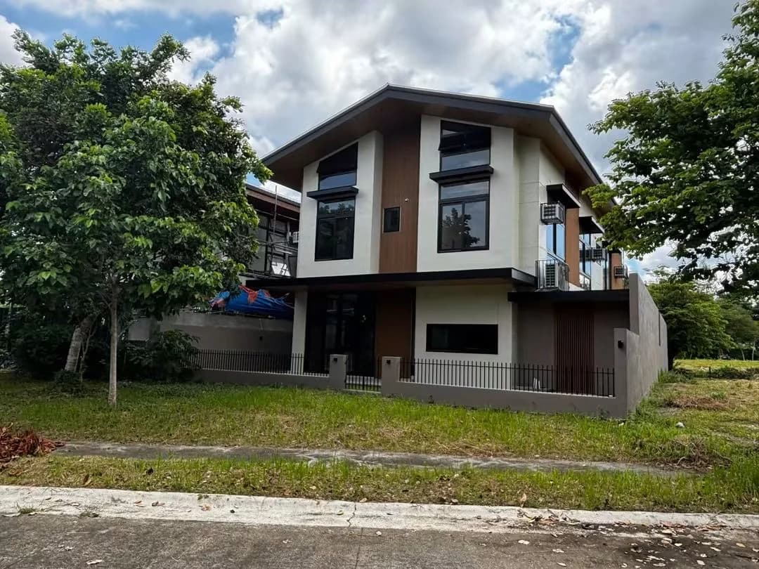 Lumira Nuvali | 5BR 650sqm House & Lot for Sale in Laguna