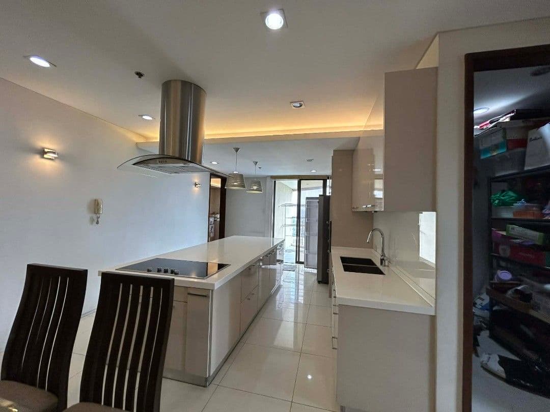 Skyway Twin Towers | 3BR 219sqm beautiful 3bedrooms high floor