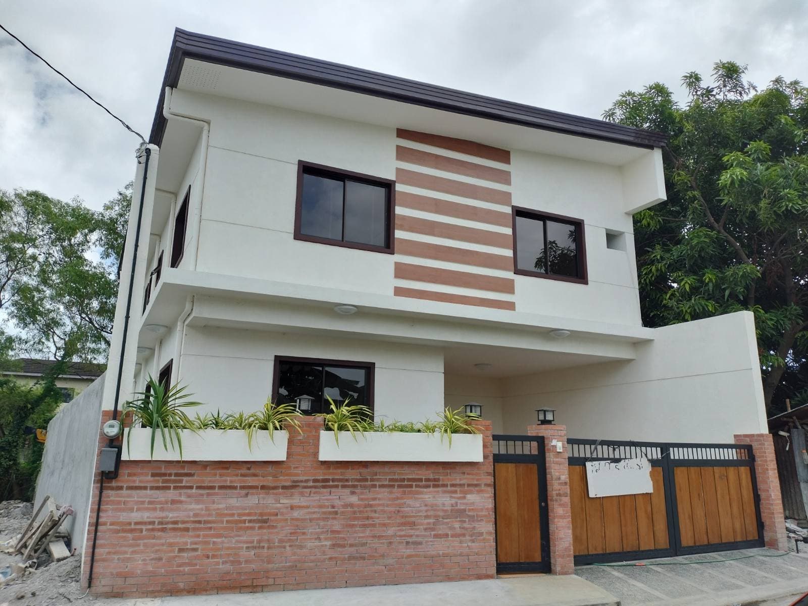 Renovated to Brandnew House and Lot for Sale in Greenwoods Village Pasig-MD