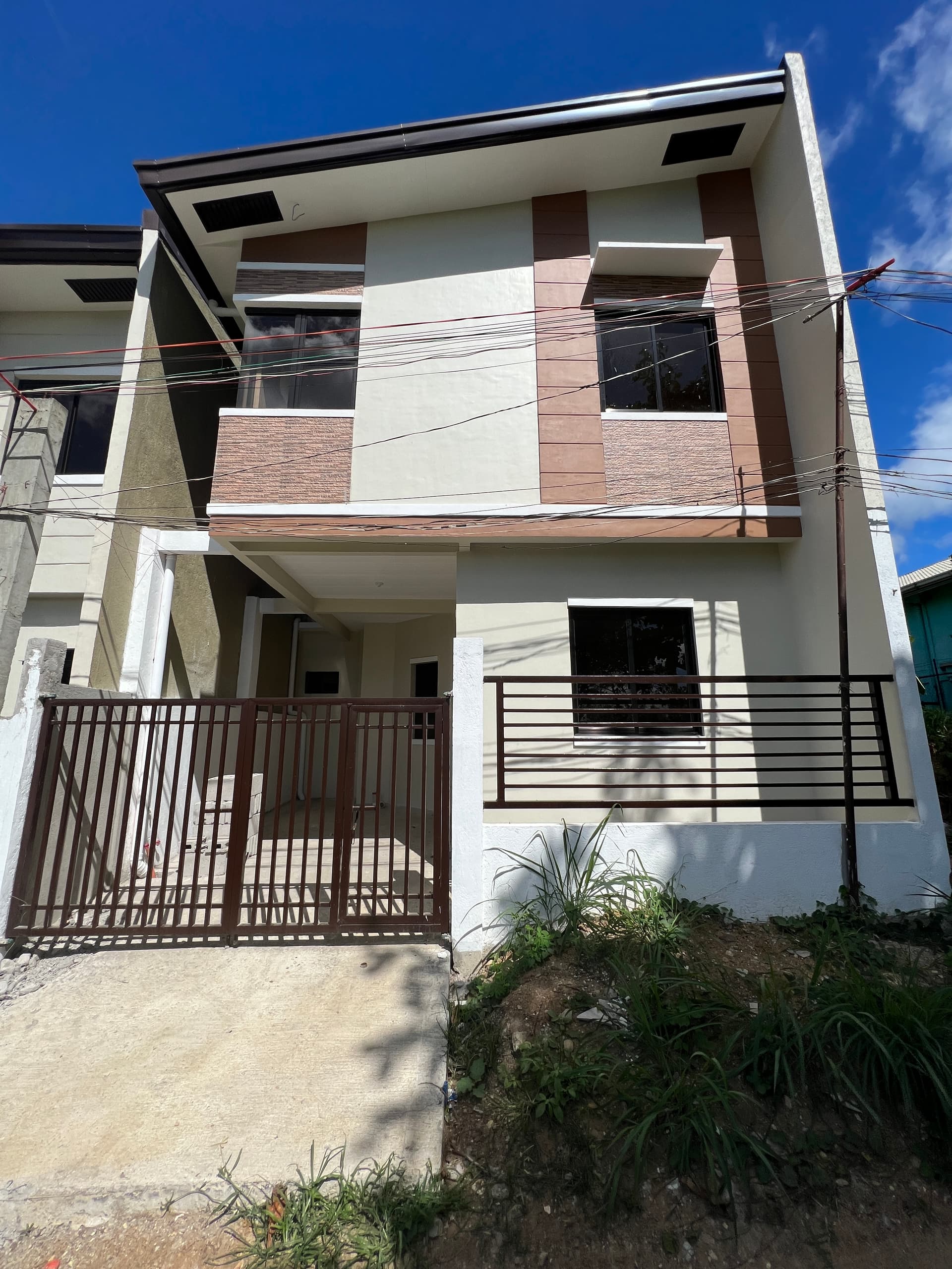 For Sale! Preselling Townhouse in Old Sauyo QC 5.380M -AJCF