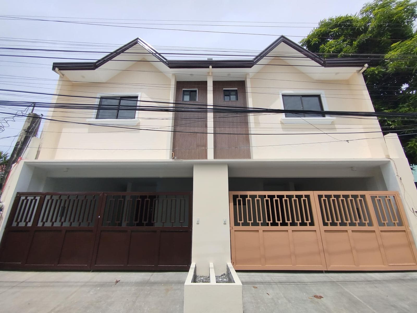 Modern House and Lot for Sale in Betterliving Paranaque 2Storey Spacious-MD
