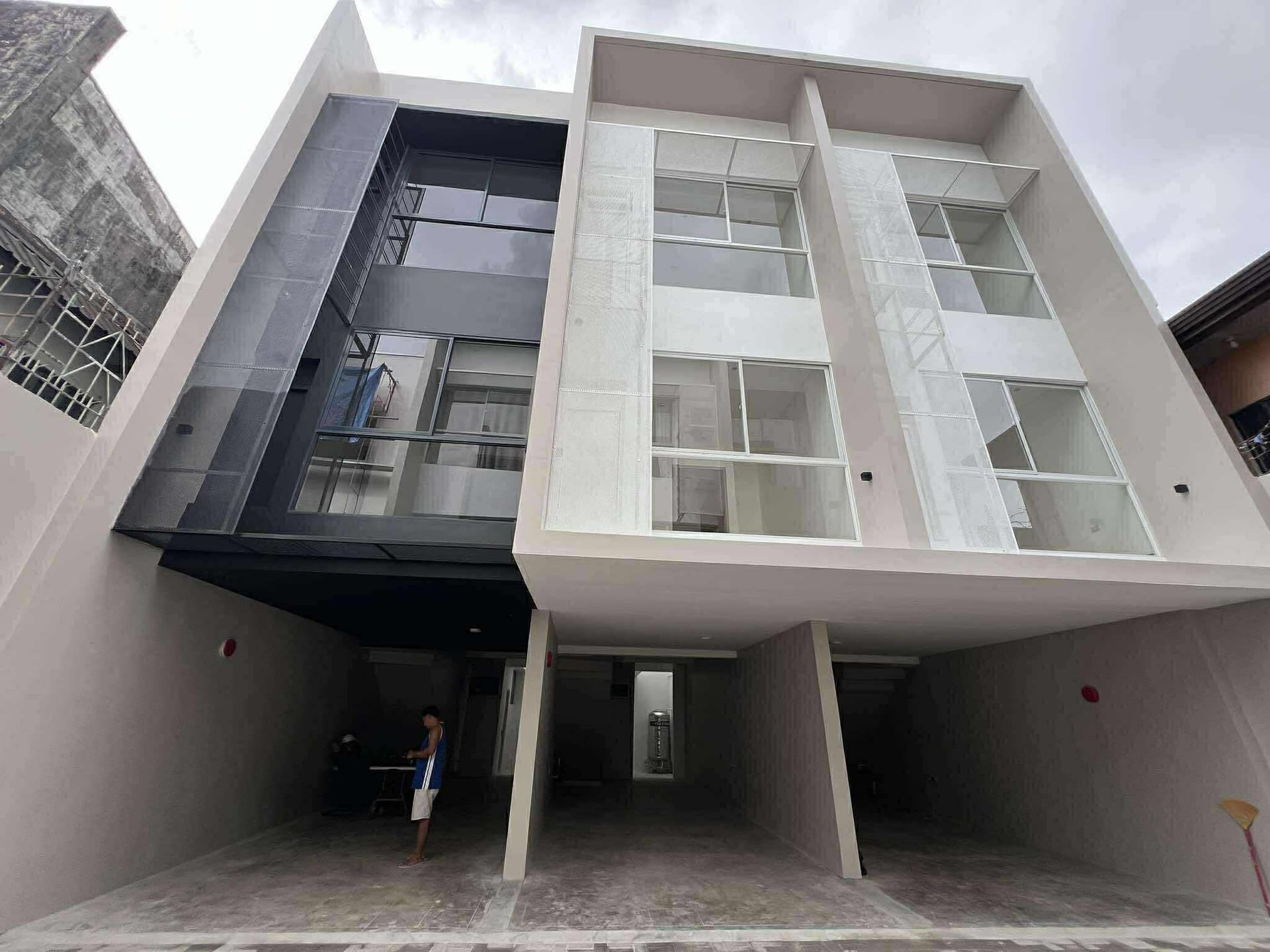 1BR 143sqm Townhouse for Sale in Quezon City