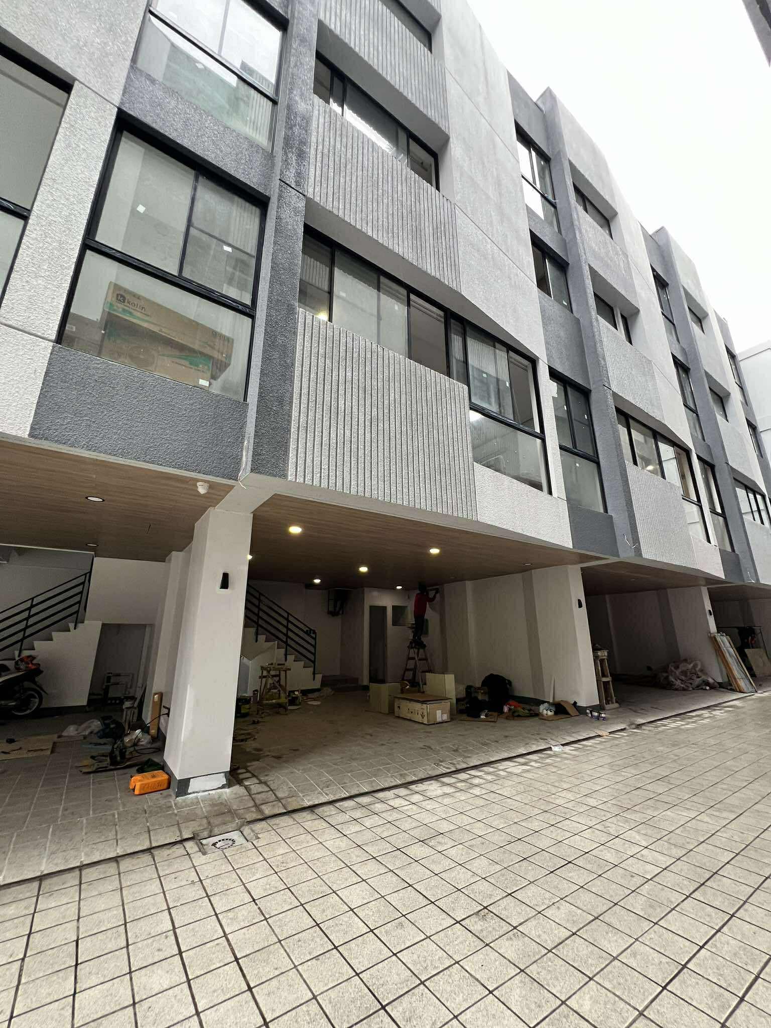 For Sale! Tomas Morato Quezon City Townhouse with 2 Car Garage -AJCQ