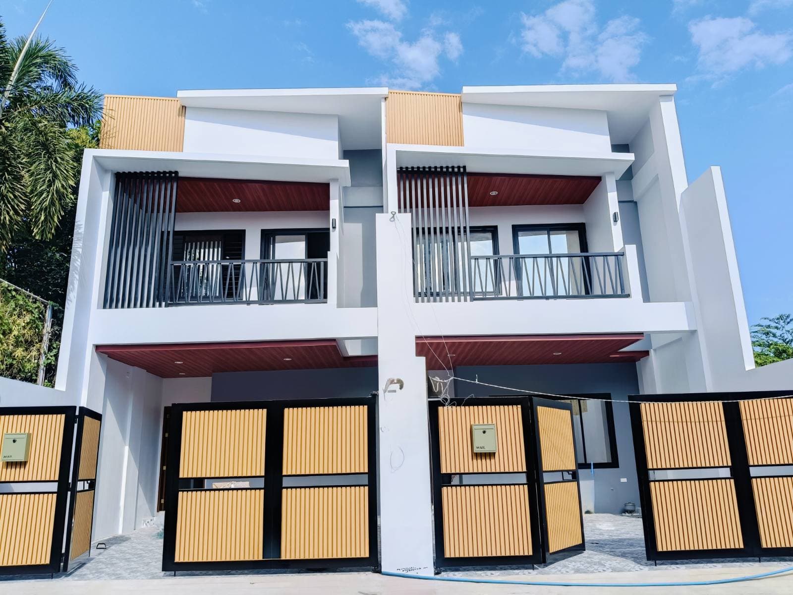 Two Storey House and Lot for Sale in Betterliving Paranaque Flood Free area-MD