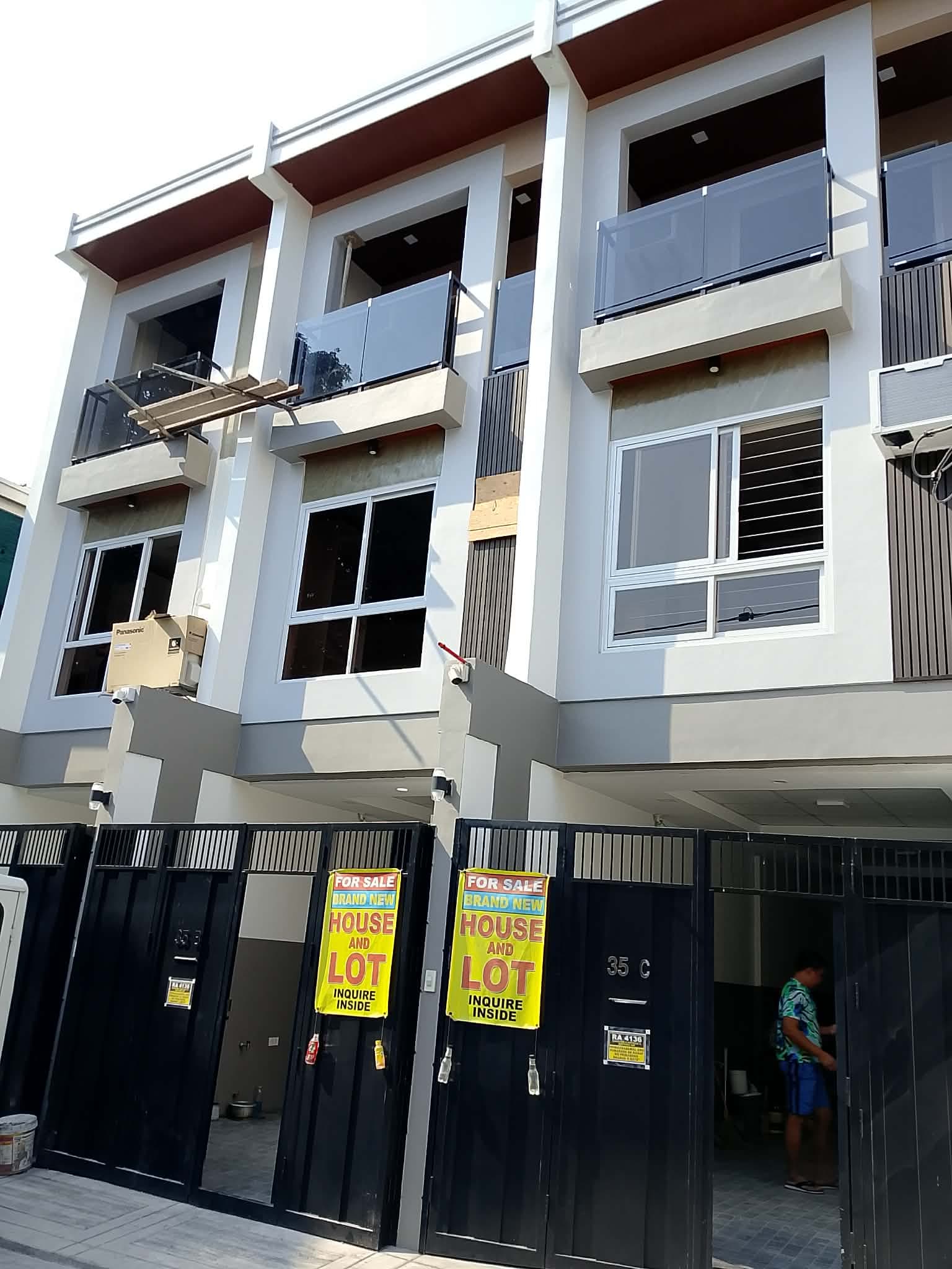 For Sale! Brgy. Roxas Quezon City Brandnew Townhouse -AJCQ