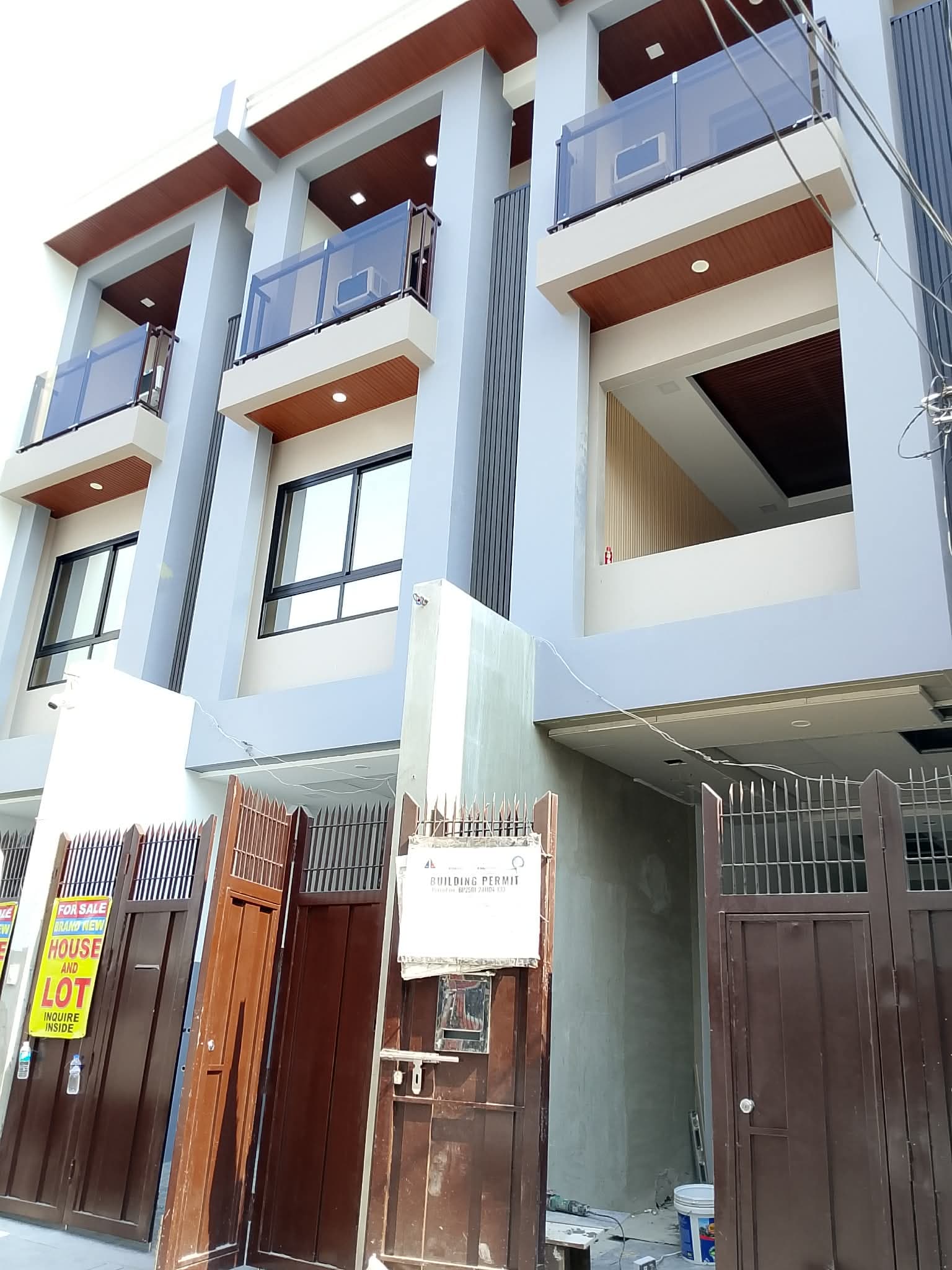 For Sale! Brandnew Brgy. Roxas QC Townhouse with 2 Car Garage -AJCQ