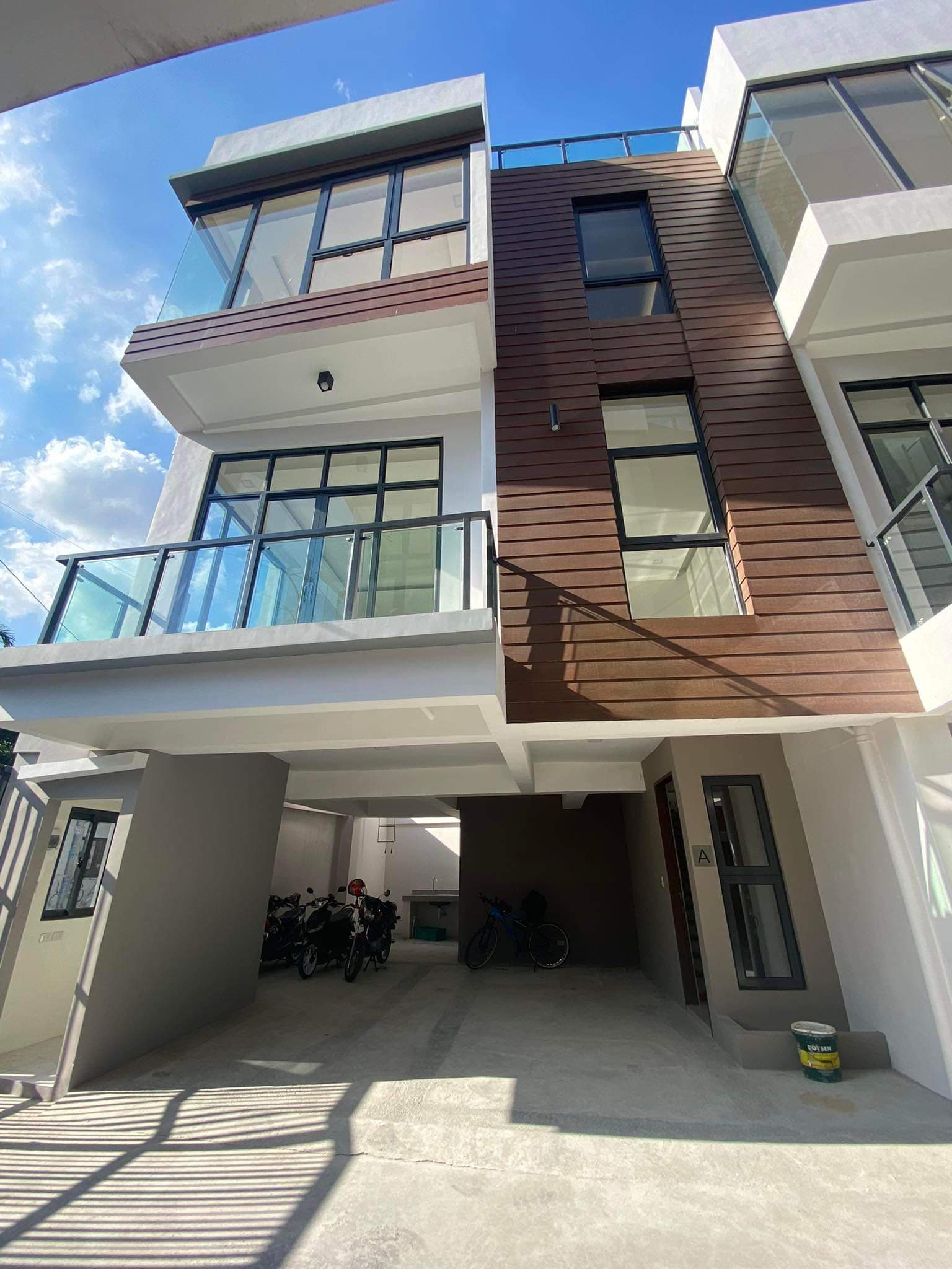 For Sale! Teachers Village Townhouse near Maginhawa 23.6M -AJCQ