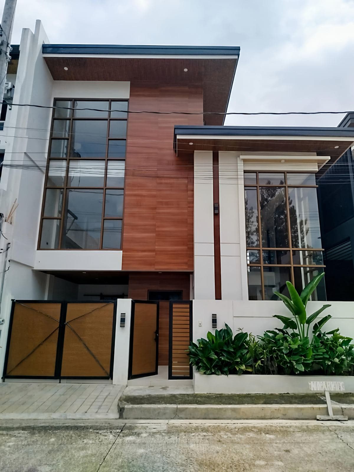 Three Storey Modern Townhouse for Sale Pasige Brandnew-MD