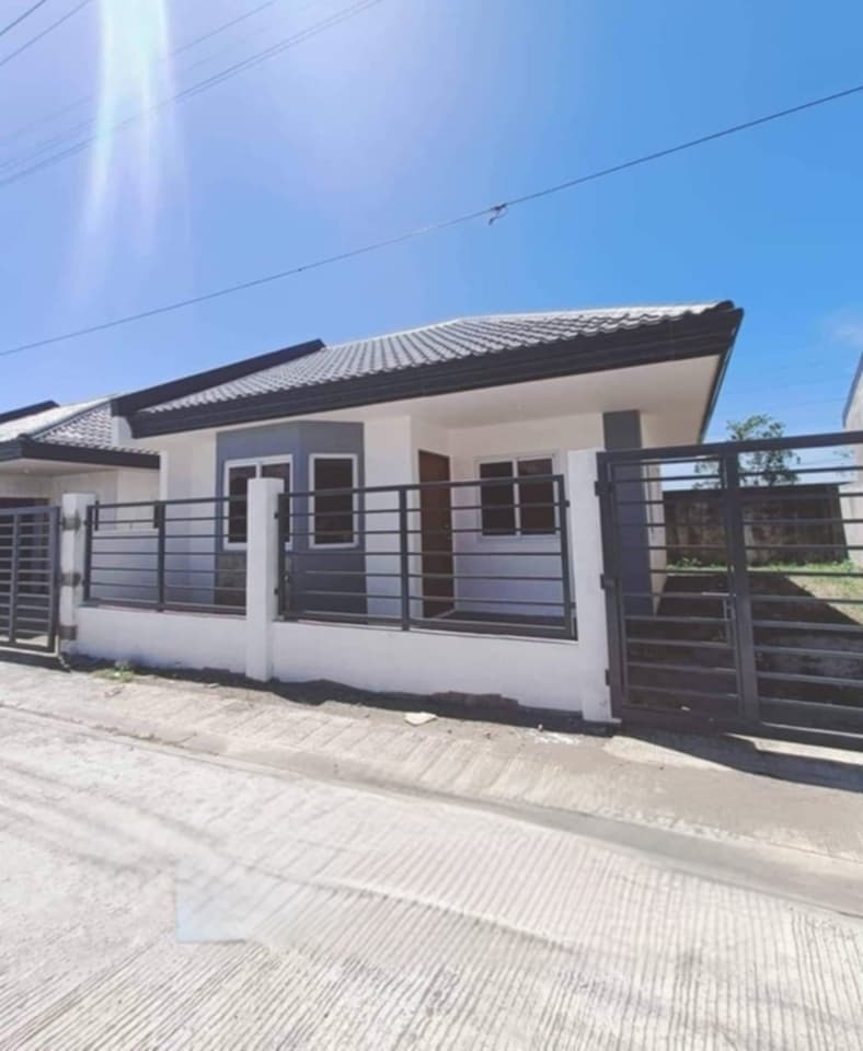 FOR SALE! Bungalow House and Lot RFO in Brgy Dos Hermanas Talisay-AP