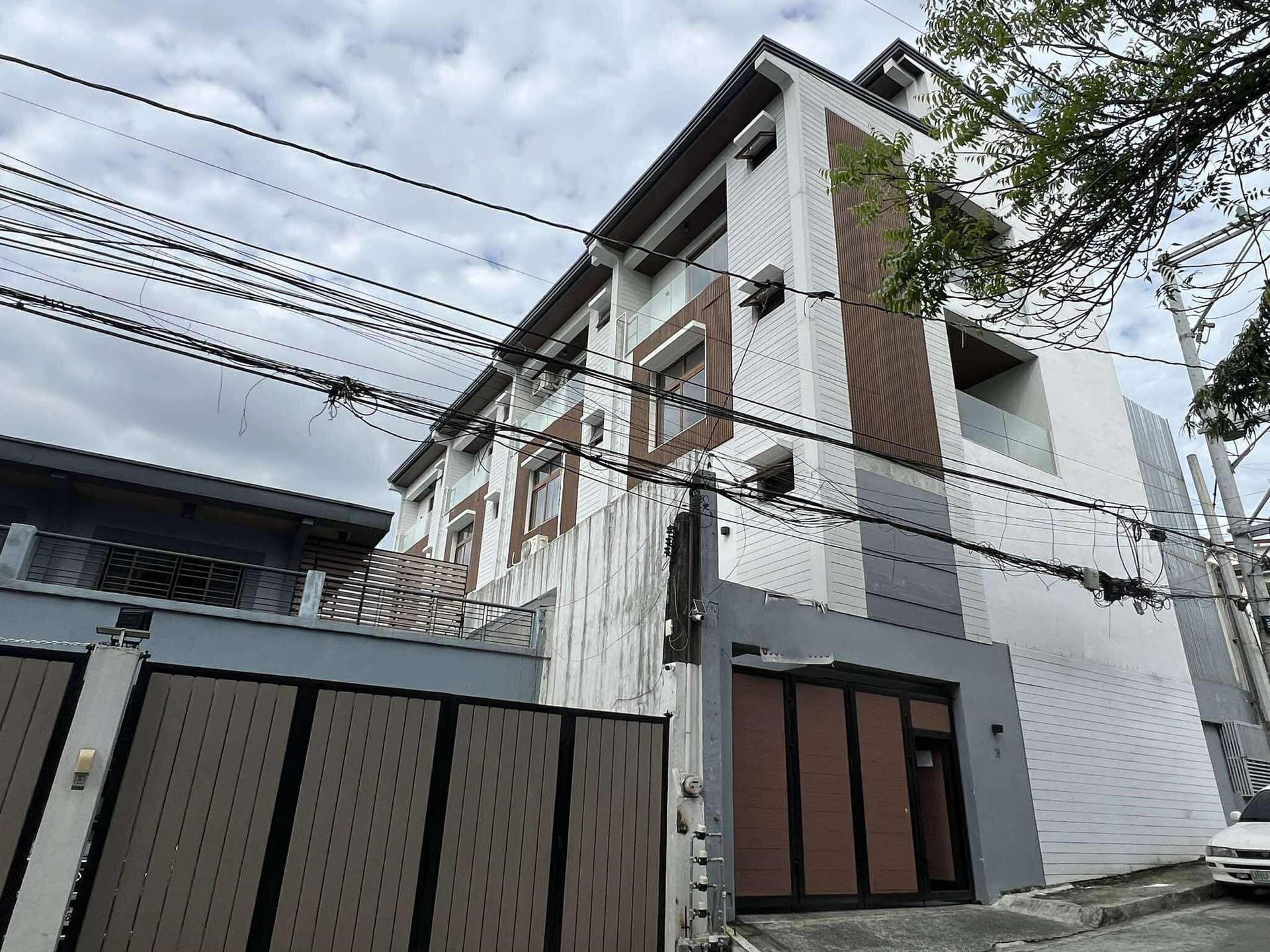 San Antonio Quezon City Townhouse For Sale near San Francisco del Monte, Roosevelt SD