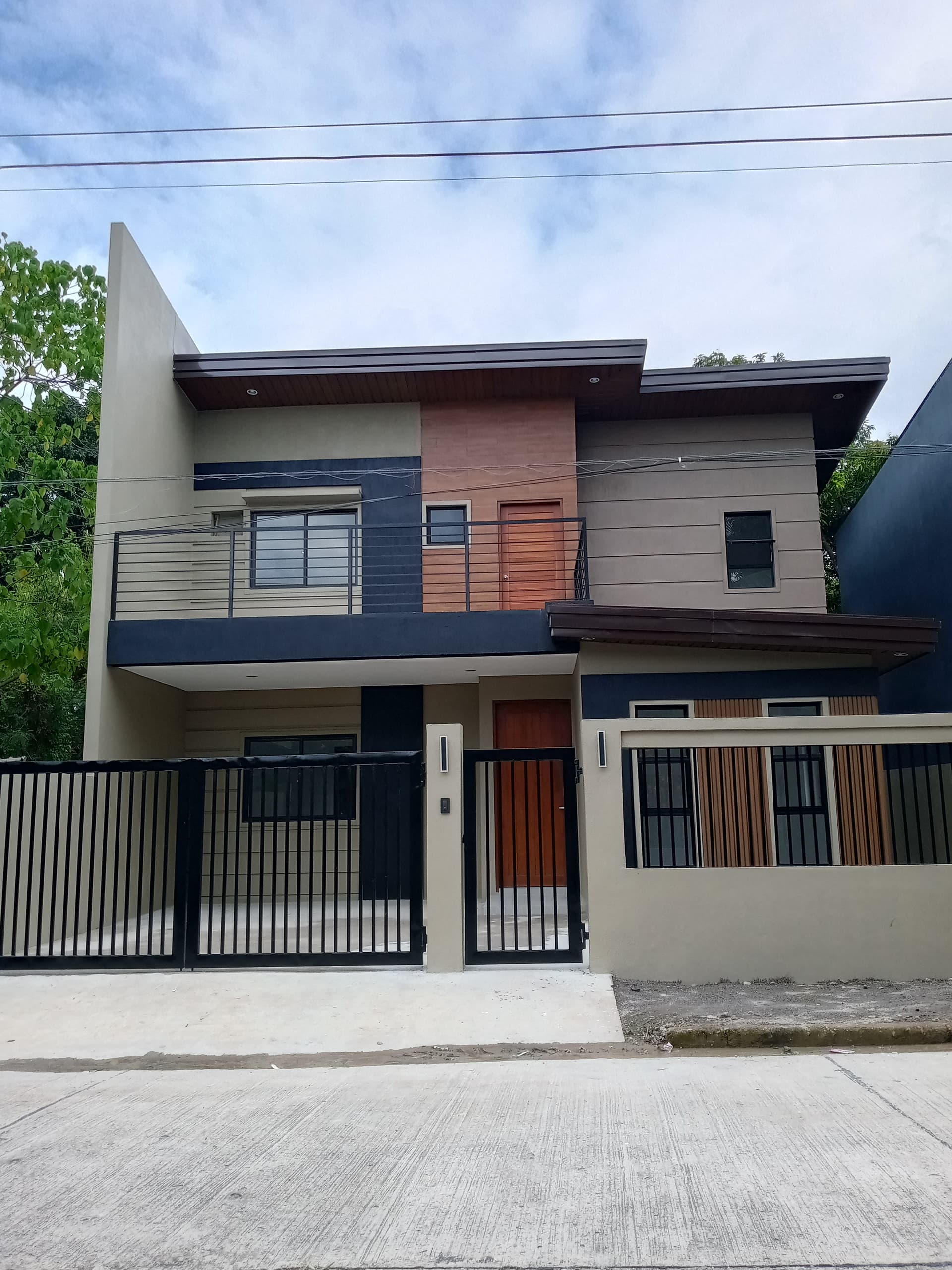 FOR SALE! 2-Storey House and Lot RFO w/ 4 Bedrooms in Brgy Villamonte Bacolod City-AP