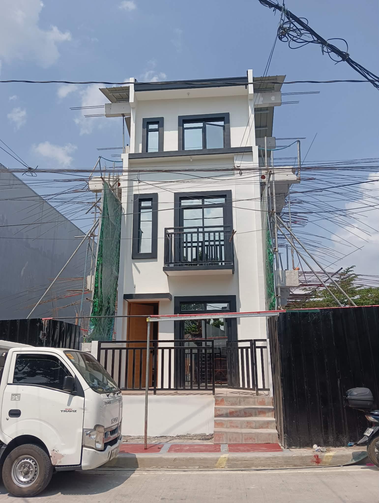 For Sale! Brandnew Townhouse in East Fairview with Roofdeck -AJCF