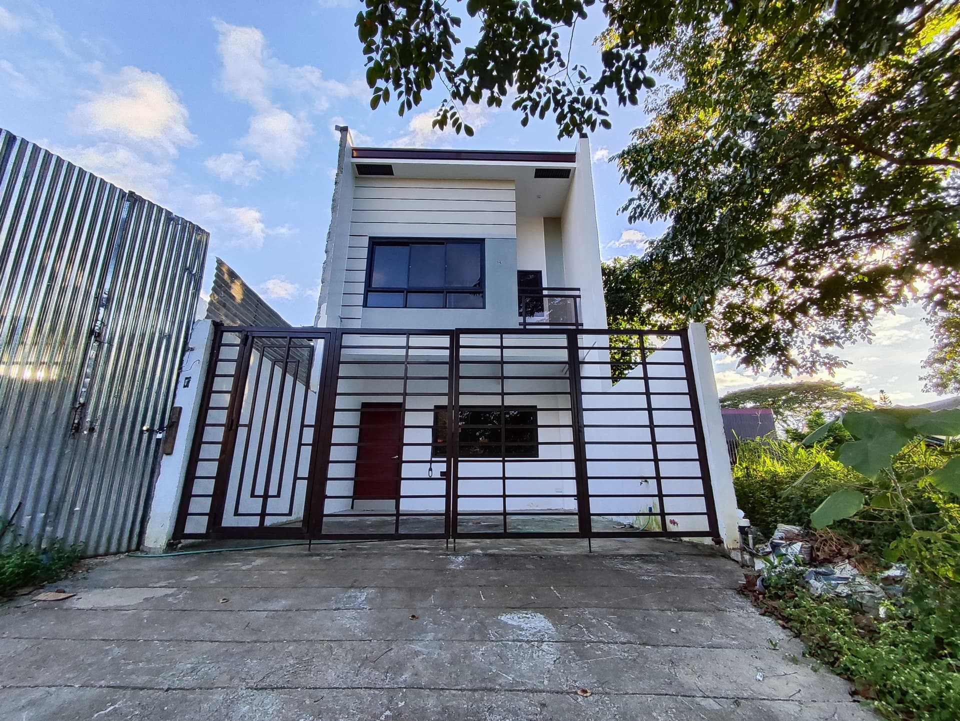 For Sale! Brandnew Townhouse with 3BR 2 Car Garage 100sqm -AJCF