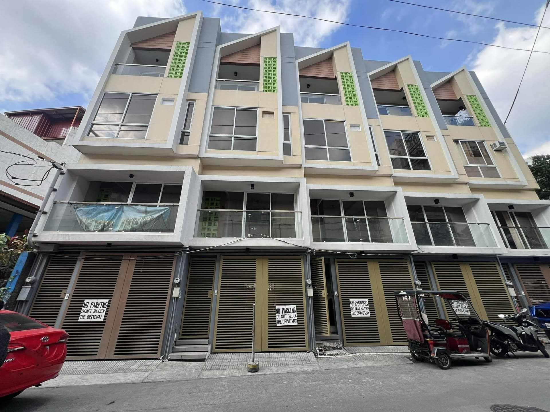 Legarda Sampaloc Manila Townhouse For Sale near National University, San Beda, CEU, UST SD
