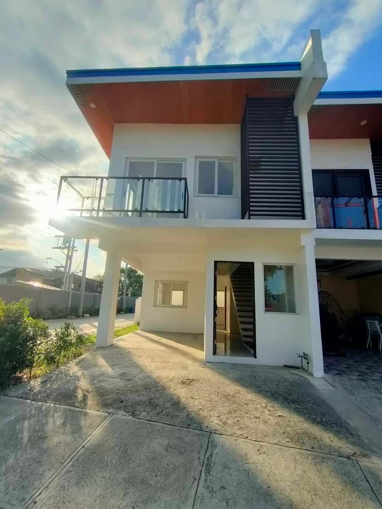 9M 2 Storey Townhouse with 24/7 Security Near Tugatog Malabon For Sale in Maysilo Malabon City - LSS
