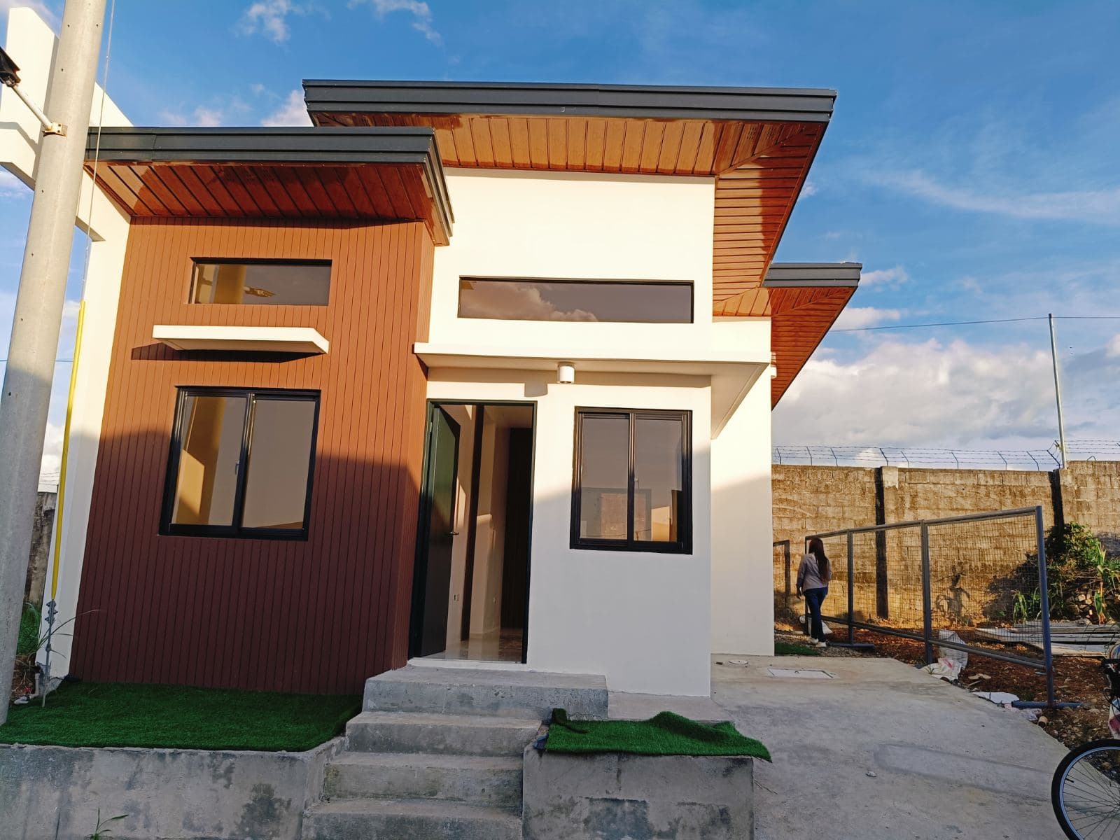 FOR SALE! Brand New High Ceiling House and Lot in Brgy Vista Alegre Bacolod city-AP