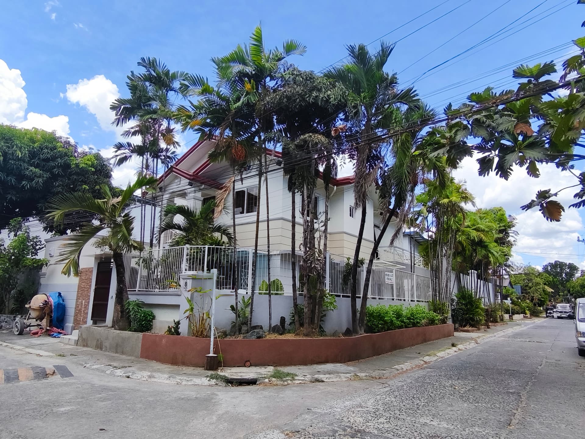 For Sale Pre Owned 2 Storey Single Attached House And Lot Near Ortigas Ave For Sale in Munting Dilaw Antipolo - LSS