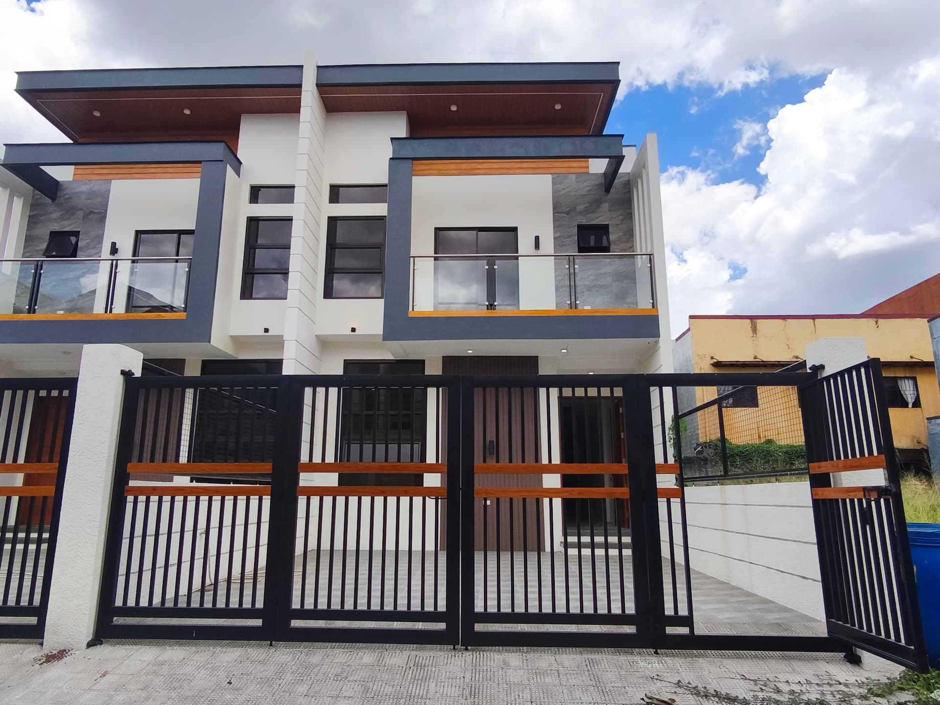 Ready For Occupancy 11.5M 2 Storey Duplex Townhouse with 4BR in Munting Dilaw Antipolo For Sale - LSS