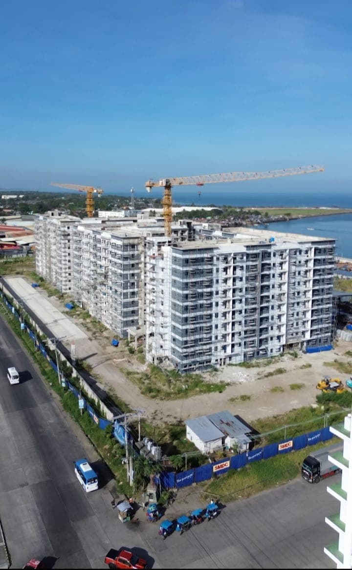 FOR SALE! Pre Selling Prime Condominium Sea view w/ balcony in Reclamation Bacolod City-AP