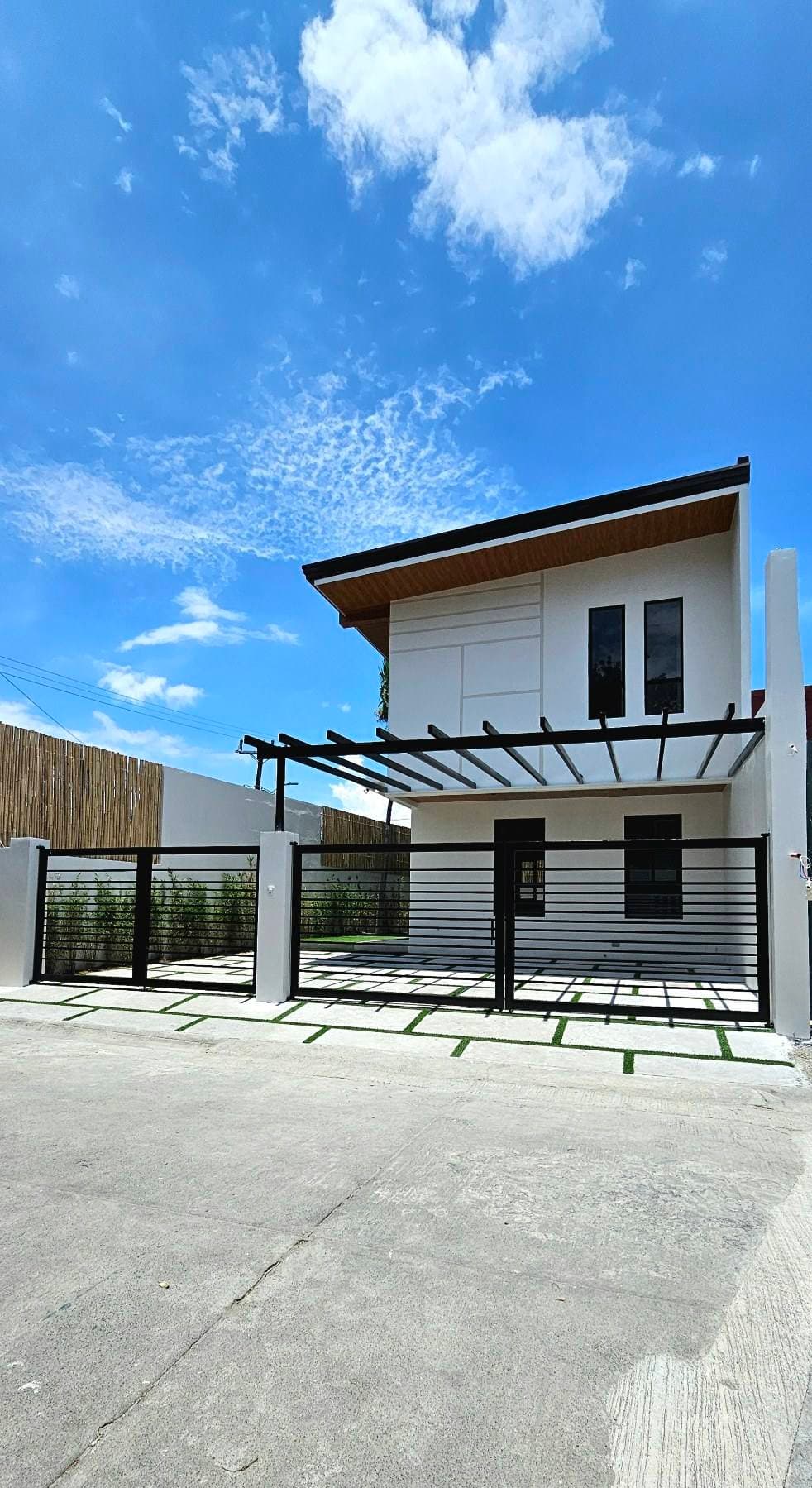 3 Bedrooms Single Detached House and Lot for Sale in BF homes Paranaque - JB