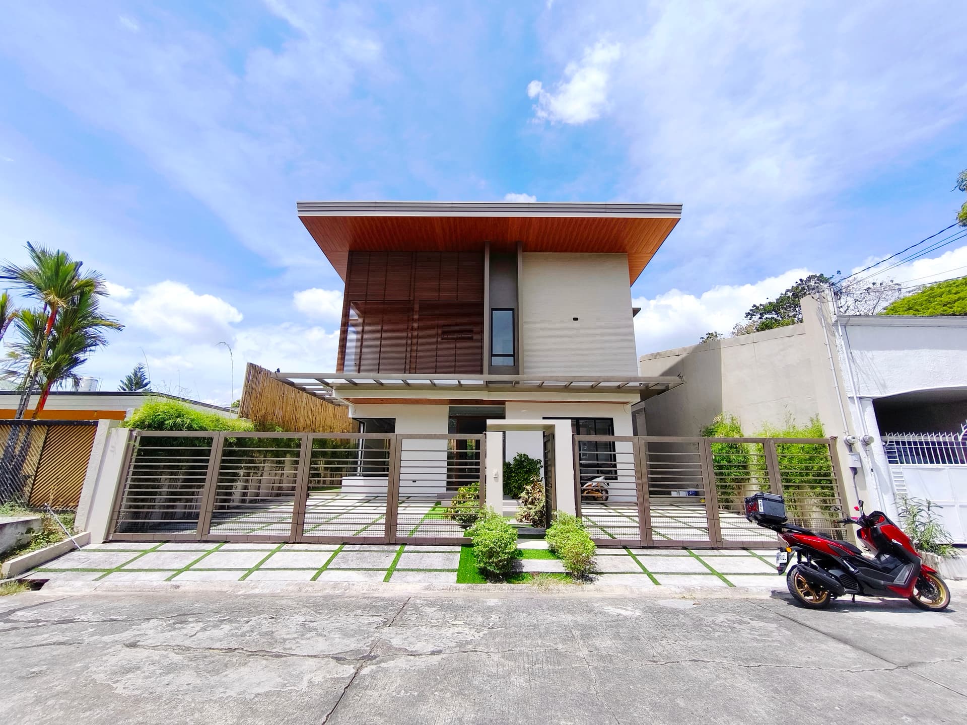 Single Detached house and Lot for Sale in w/ pool Ready for Occupancy near Tropical Ave- JB