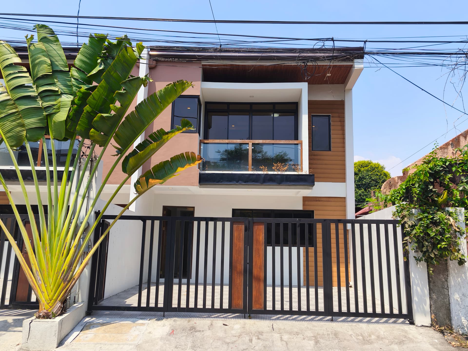 4BR Two Storey House & Lot for Sale in Las Piñas Brgy Talon Dos BF Resort Village - JB