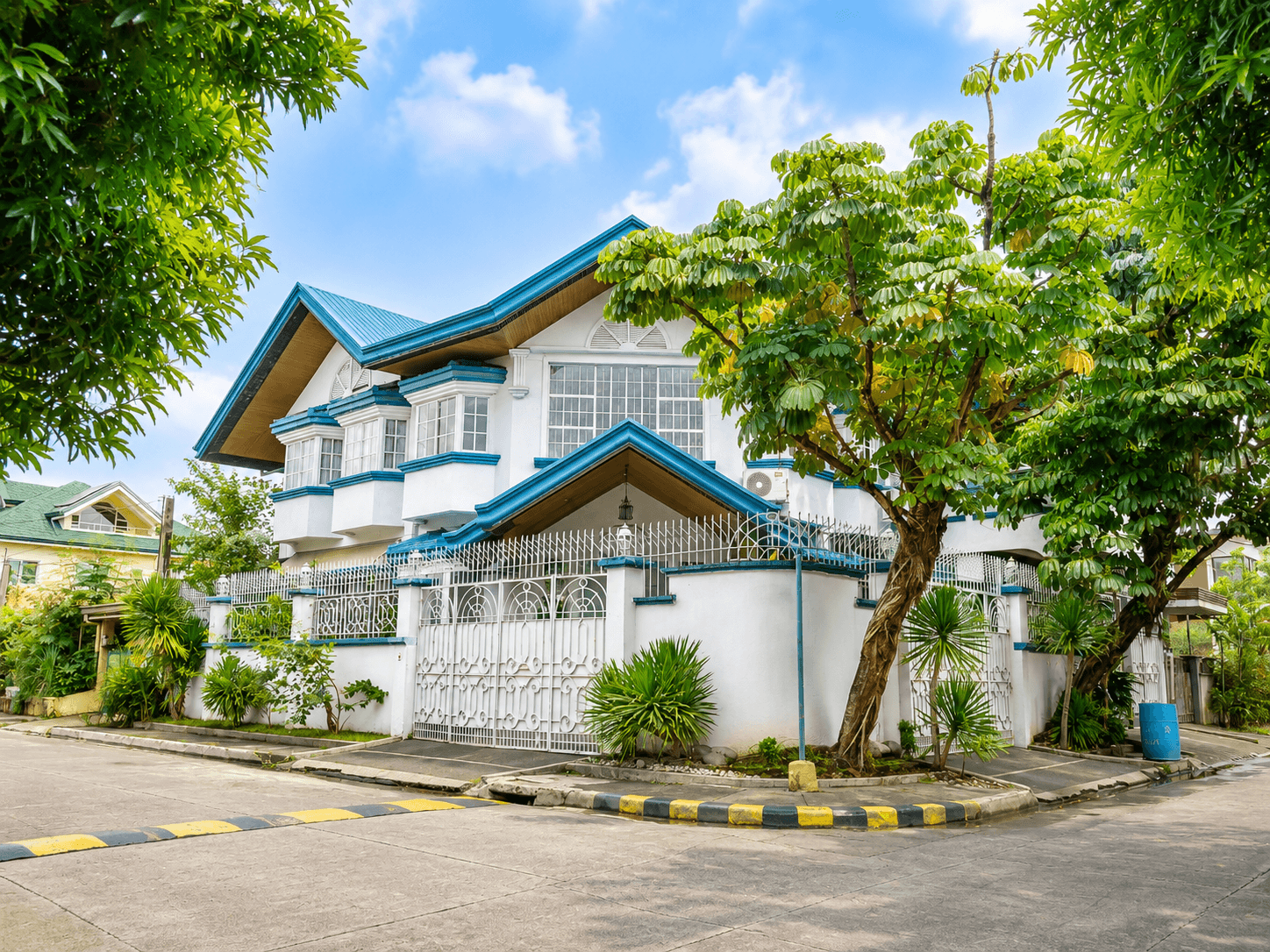 VISTA VERDE EXECUTIVE VILLAGE | 3BR 285sqm House & Lot for Sale in Cainta