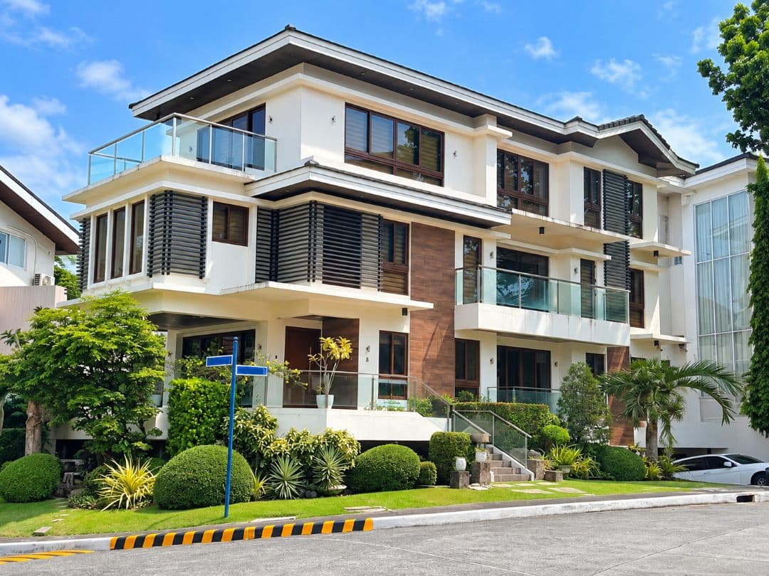 Mckinley Hill Village | 3BR 600sqm House & Lot for Sale in City of Taguig