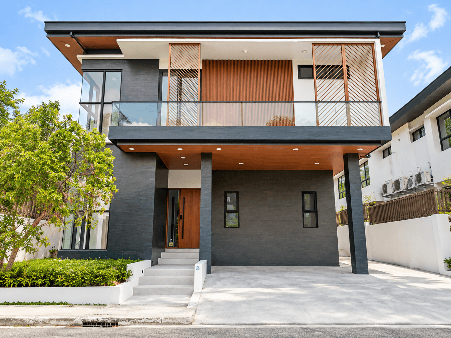 Tahanan Village | 5BR 383sqm House & Lot for Sale in ParañAque City
