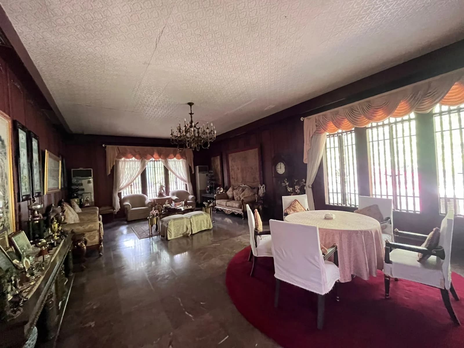 Dasmariñas | 3BR 1147sqm House & Lot for Sale in Makati City