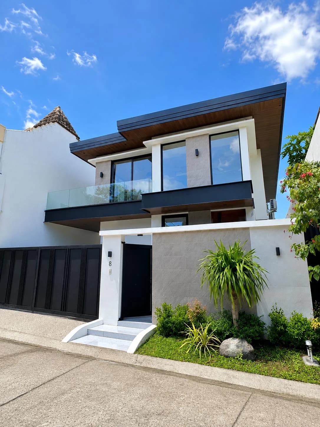 Evs, Bf Homes | 5BR 330sqm House & Lot for Sale in Parañaque City