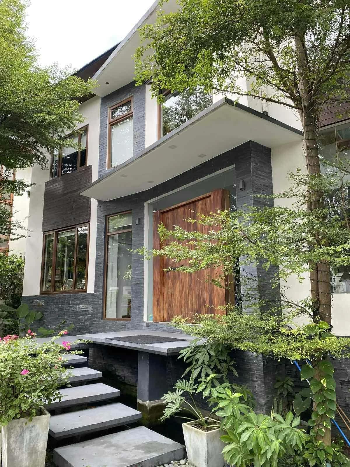 Paseo De Magallanes | 4BR 450sqm House & Lot for Sale in Makati City
