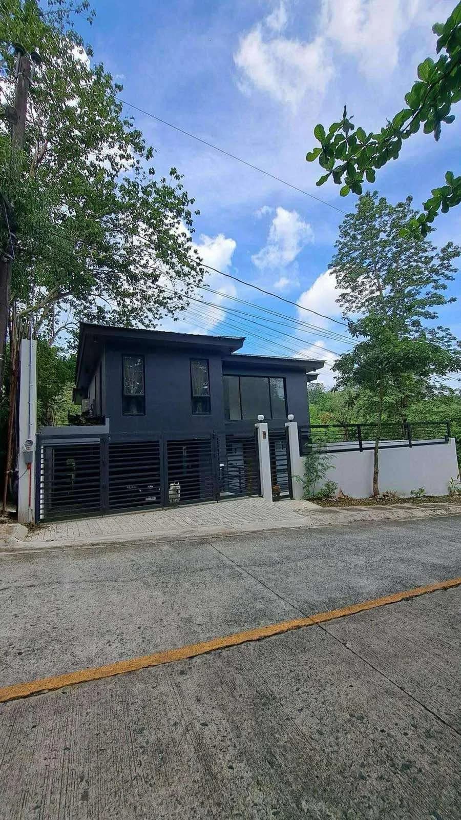 Parkridge Estate Valley Golf | 5BR 400sqm House & Lot for Sale in Rizal