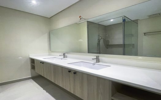 For Sale | Kingston Place By Transphil – Diliman – Residential | 100.00 sqm Lot, 318.20 sqm Floor Area, 4 Bedrooms Bedrooms, 4.5 Bathrooms, 2 Parking, ₱32,000,000.00 | Quezon City | Semi-Furnished | Listed on Housal.com