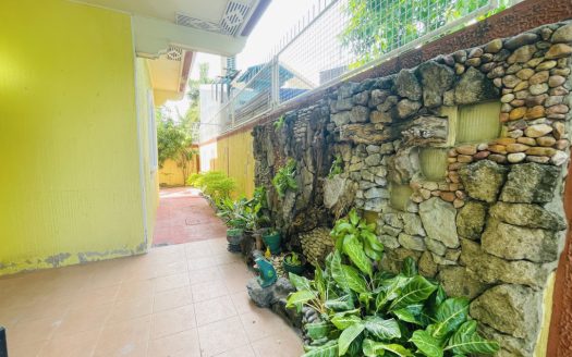 For Sale | Italia 500 Bf Resort Village – Residential | 375 sqm Lot, 420 sqm Floor Area, 5 Bedrooms Bedrooms, 5 Bathrooms, 4 Parking, ₱27,000,000.00 | Las Piñas City | Unfurnished | Listed on Housal.com