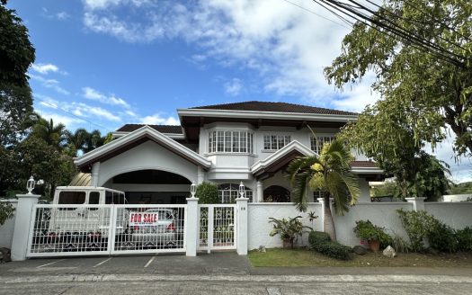 For Sale | Ayala Alabang Village – Residential | 557 sqm Lot, 337 sqm Floor Area, 5 Bedrooms Bedrooms, 5 Bathrooms, 4 Parking, ₱133,680,000.00 | Muntinlupa City | Semi-Furnished | Listed on Housal.com