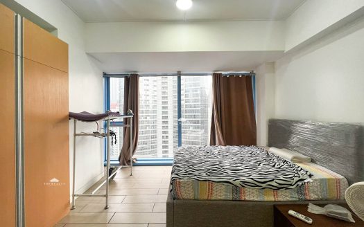 For Sale | Three Central – Residential | 0 sqm Lot, 41.1 sqm Floor Area, Studio Bedrooms, 1 Bathrooms, 1 Parking, ₱7,932,300.00 | Makati City | Semi-Furnished | Listed on Housal.com