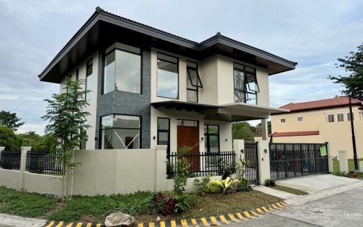 For Sale | Portofino Heights – Residential | 280 sqm Lot, 220 sqm Floor Area, 4 Bedrooms Bedrooms, 4 Bathrooms, 2 Parking, ₱58,000,000.00 | Las Piñas City | Unfurnished | Listed on Housal.com